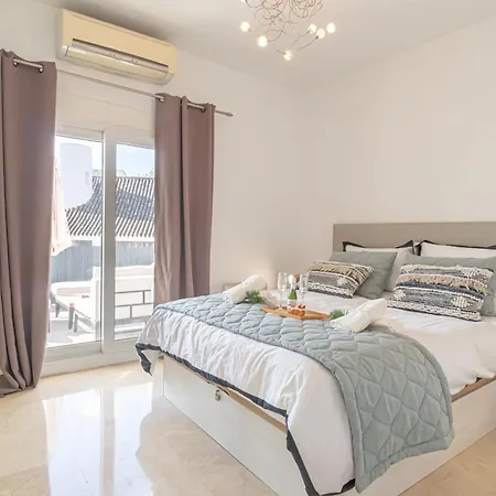Apartment Puerto Banus Near La Sala By The Sea - Happy